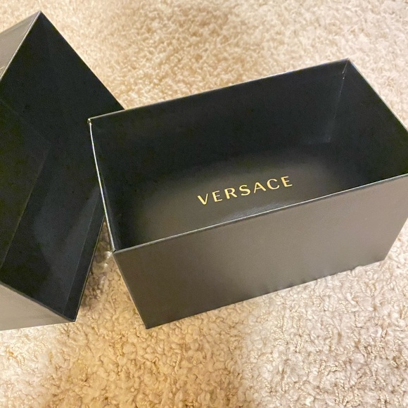10/10 Authentic Versace Gladiator Sunshades
